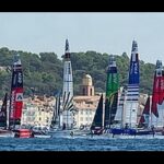 Avec une douzaine de catamarans ultrarapides (F50) et bardés de technologie, la SailGP assure le spectacle jusqu’à plus de 100 km/h sur l’eau.