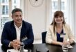 Adrian Estala, Field Chief Data & AI Officer chez Starburst, et Emma Tippet, responsable de la stratégie Produit chez Starburst.